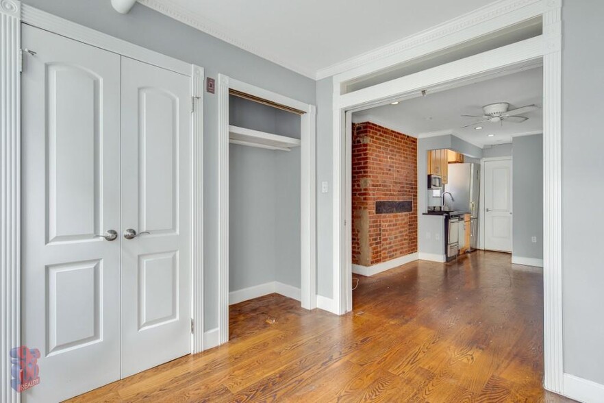 Building Photo - 44 Avenue B