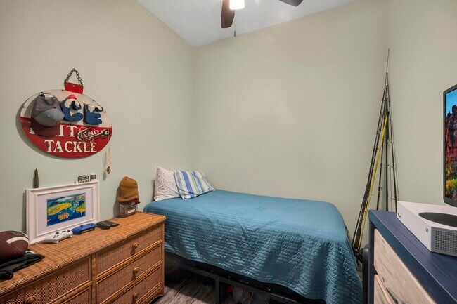 Building Photo - 10 Harbour Isle Dr E