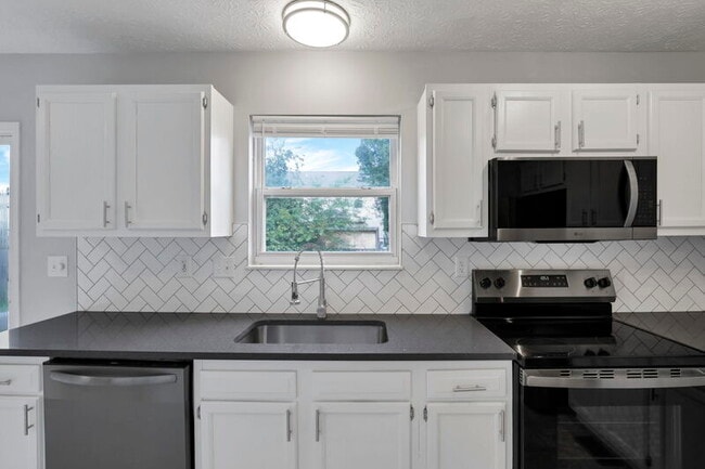 Building Photo - 3112 Fabyan Dr