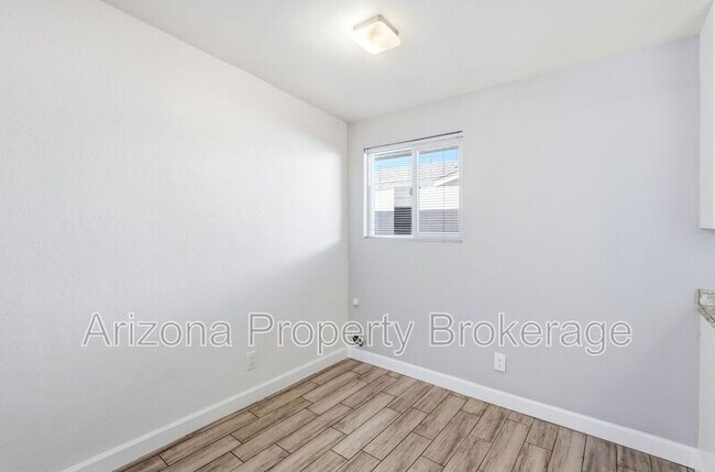 Building Photo - 805 E Turney Ave