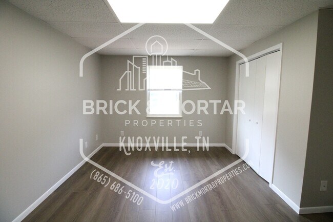 Building Photo - 165 Tallent Way