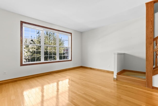Building Photo - 6143 S Virginia Ave