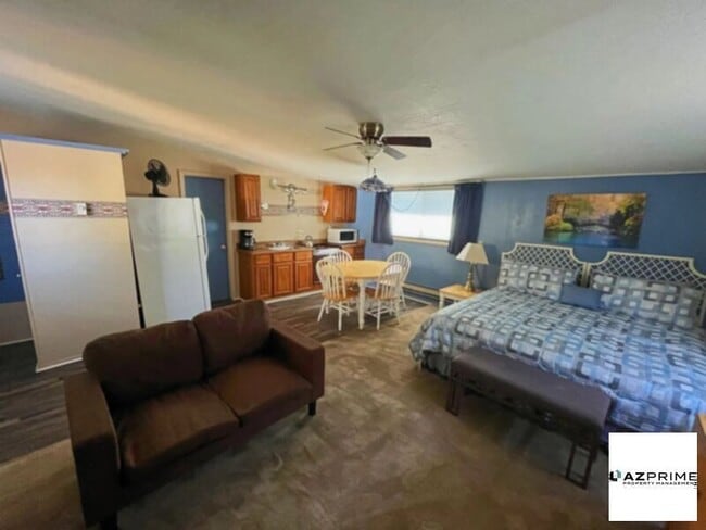 Building Photo - 376 Cedar St