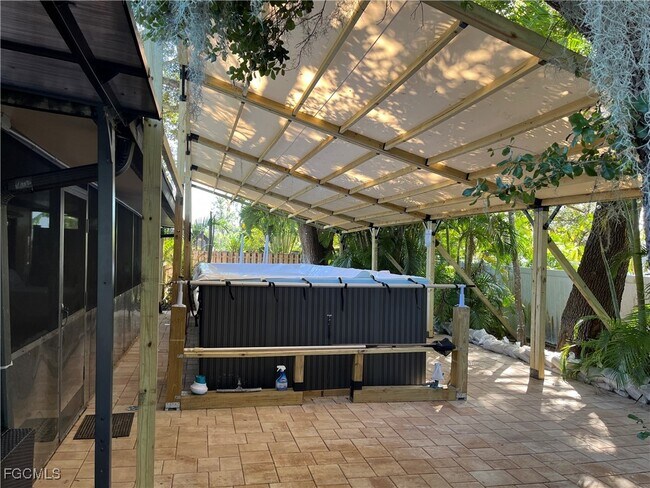 Building Photo - 13529 Island Rd