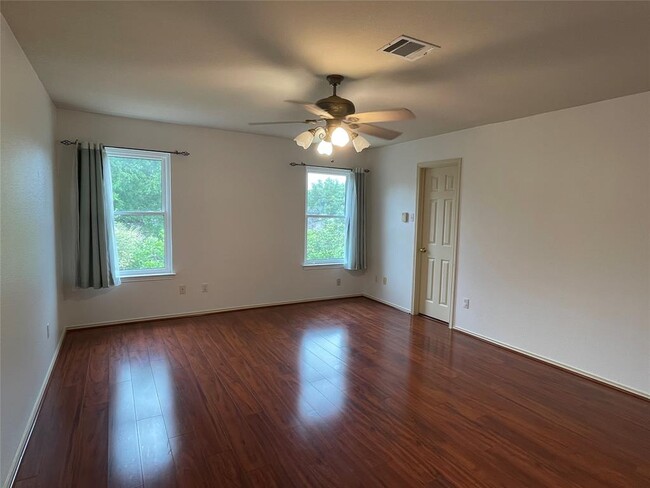 Building Photo - 2215 Ada Ln