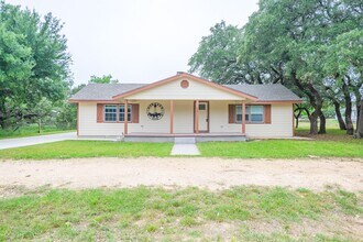 Building Photo - Available NOW!!!! Beautiful 1 story, 3 bedroom, 2 bath home.This is exactly what you have been lo...