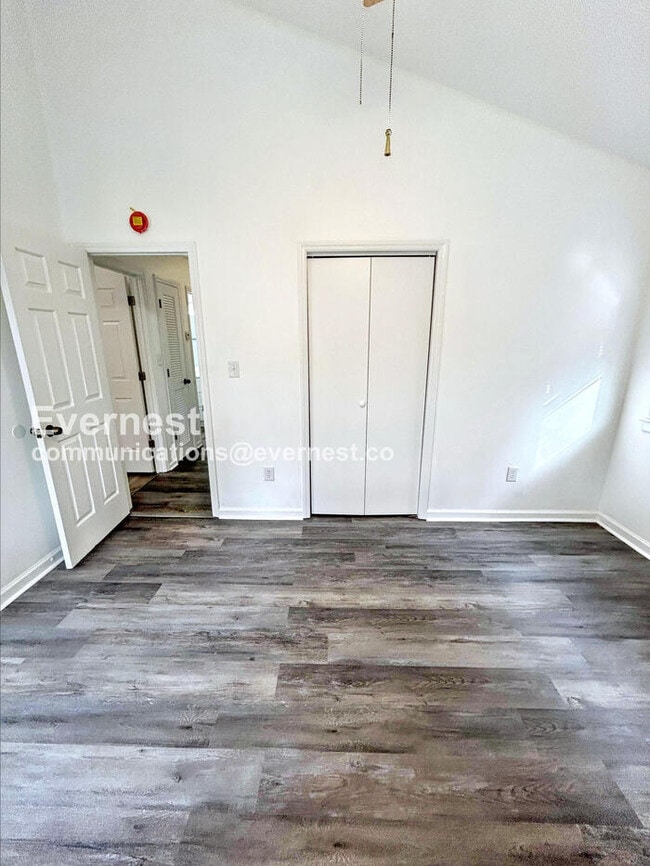 Building Photo - 3214 Westbury Dr