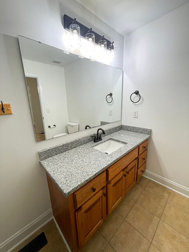 Building Photo - 282 Braddock Dr