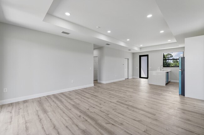 Building Photo - 1056 Fayette Ave