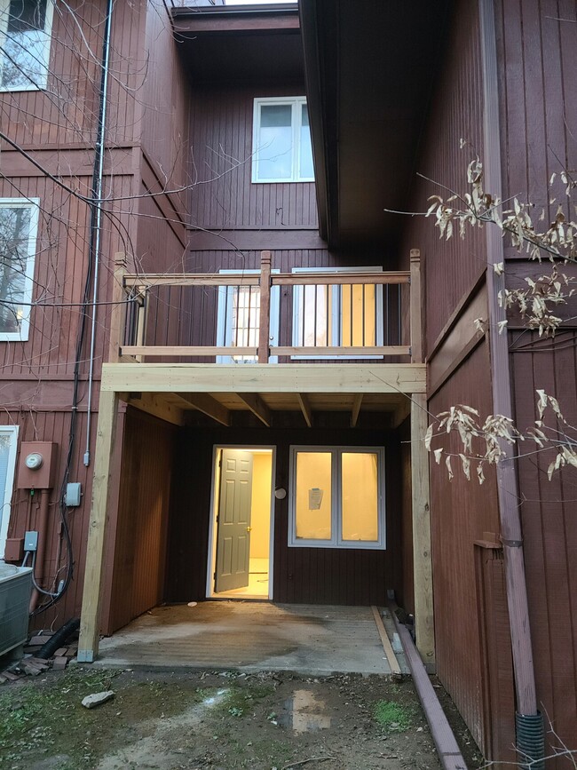 Building Photo - 522 Huntridge Dr