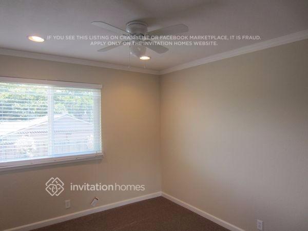 Building Photo - 160 Lakehurst Dr