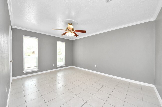 Building Photo - 10707 Shannon Hills Dr