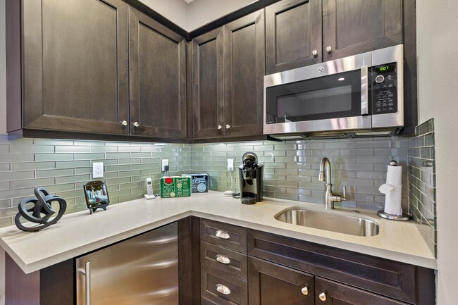Building Photo - 51790 S Two Palms Way