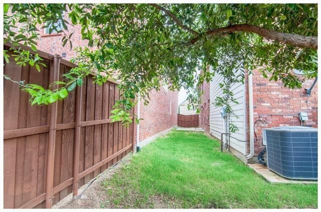 Building Photo - 3504 Porter Creek Dr