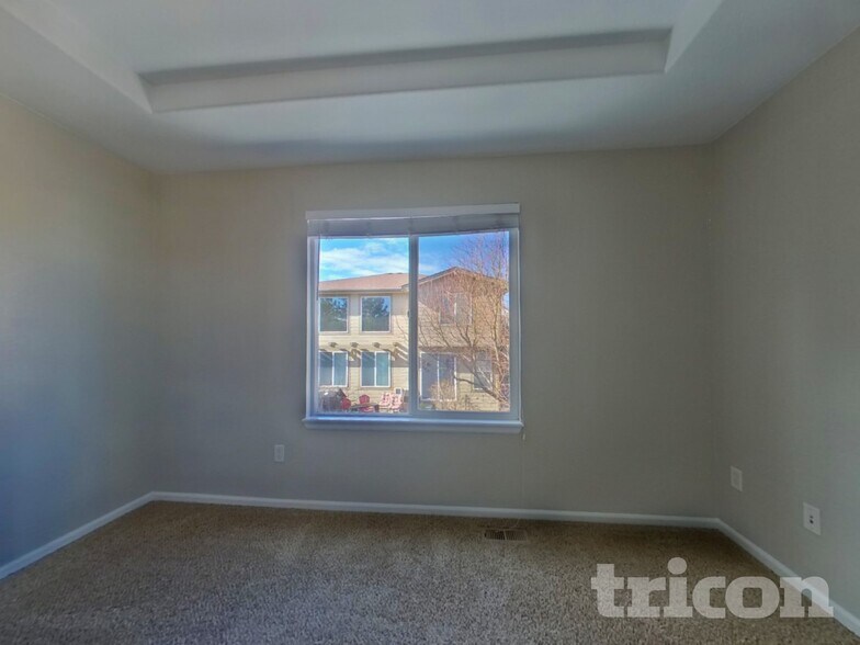 Building Photo - 10773 Southhaven Cir