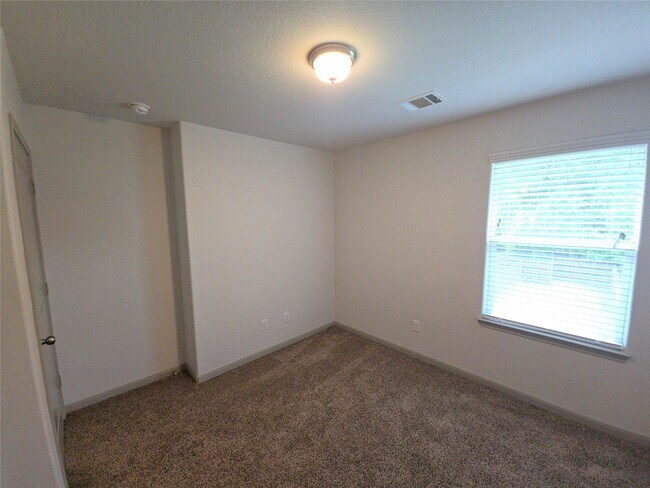 Building Photo - 626 Magnolia Bend