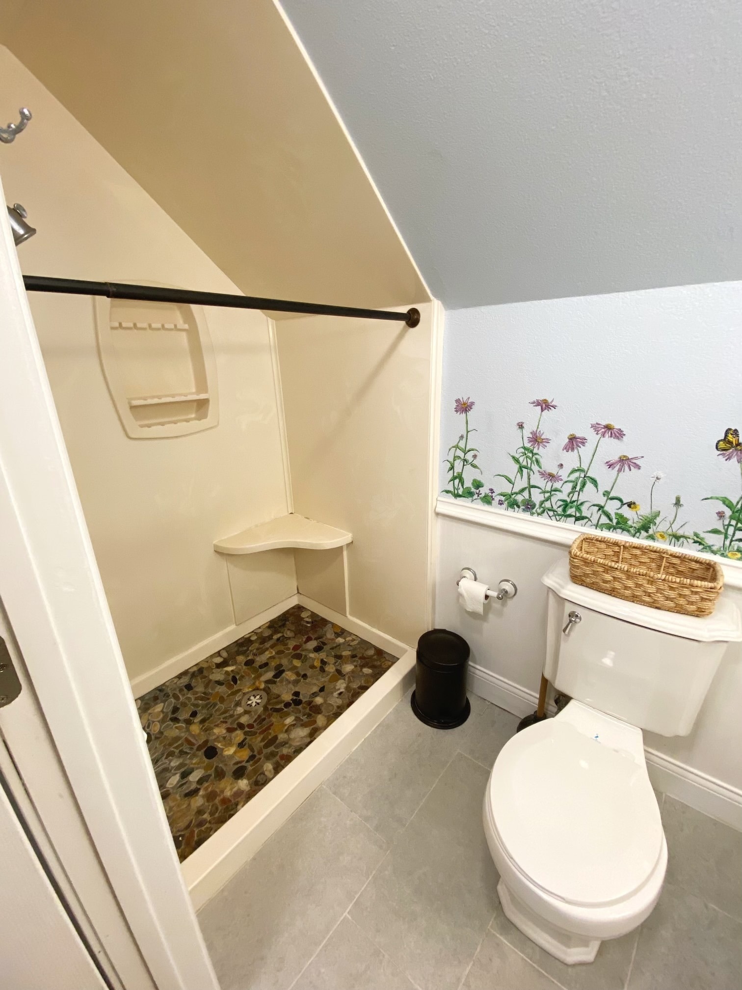 Upstairs bathroom w shower - 13372 FM 2710