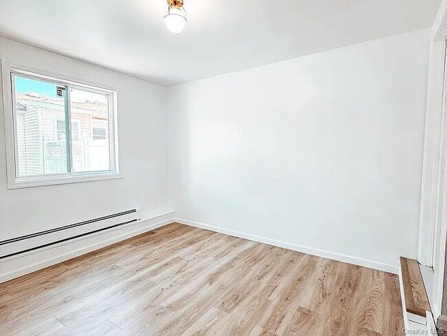 Building Photo - 11 Marshall St