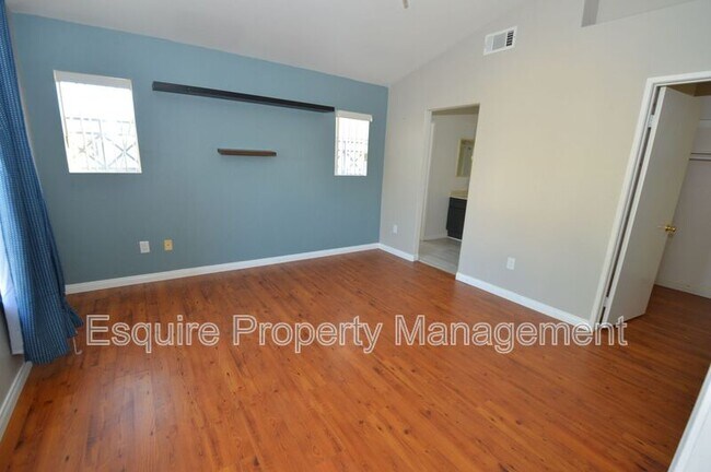 Building Photo - 227 Galante Way
