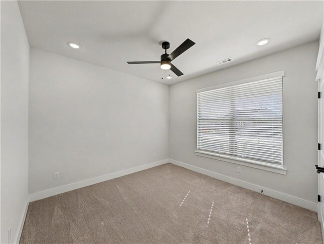 Building Photo - 7842 Scenic Vly Ave