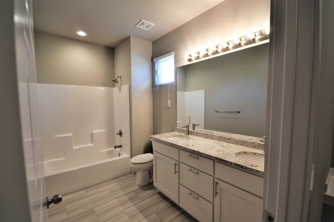 Building Photo - 2023 S Florida Way