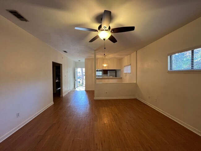 Building Photo - 2552 Panther Creek Rd