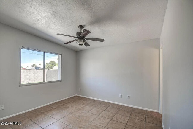 Building Photo - 1612 E Gaylon Dr