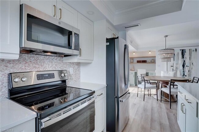 Building Photo - 3500 Gulf Shore Blvd N