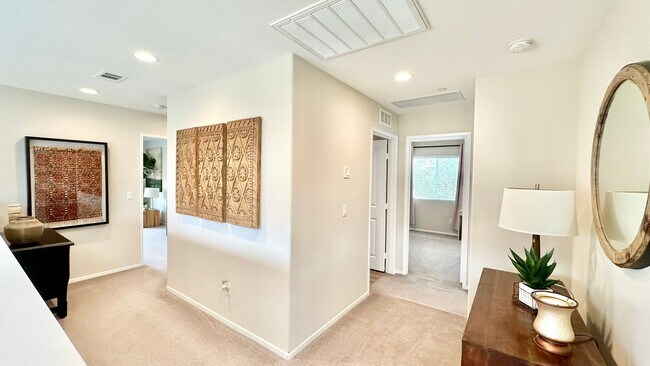 Building Photo - Beautiful "Model" Home in the Horse Creek ...