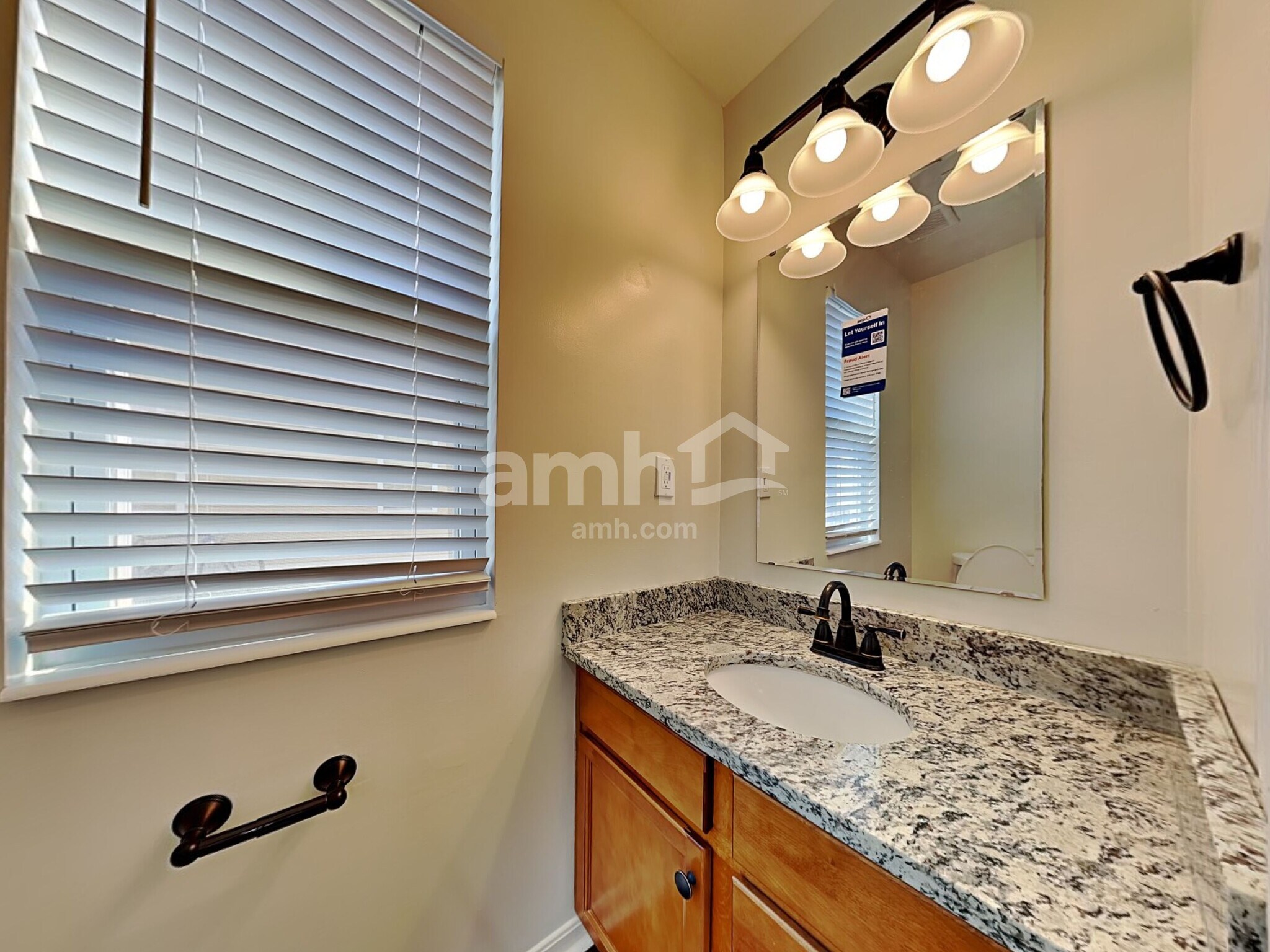 Building Photo - 1178 Edgewater Way