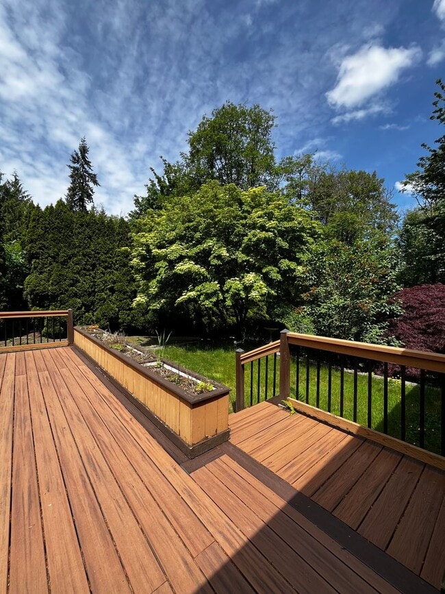 Building Photo - Gorgeous 3 BD 2.25 BA Home on 2 Acres!