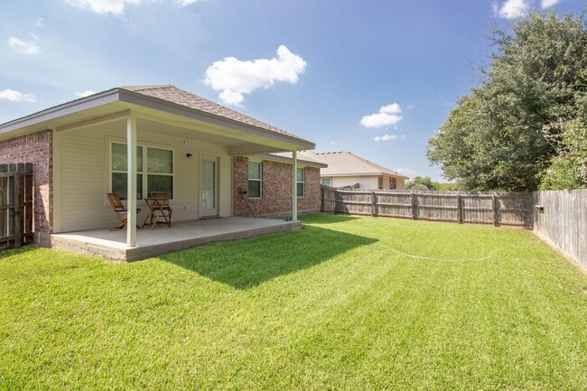 Building Photo - Beautiful Robinson ISD Home