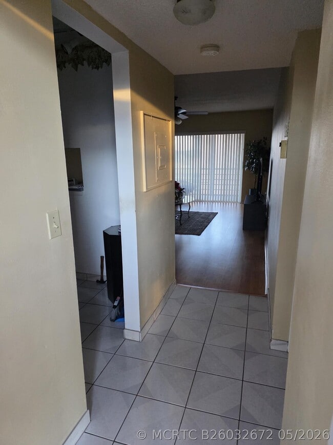 Building Photo - 3048 Sunrise Lakes Dr E
