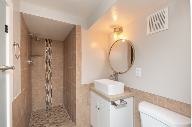 Building Photo - ***CONTEMPORARY COMPFORT ***COLLEGE AREA**...