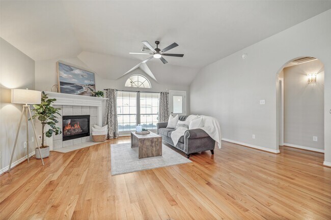 Building Photo - 22914 Cove Timbers Ct