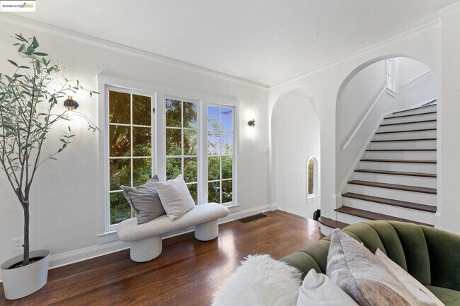 Building Photo - 95 Alvarado Pl