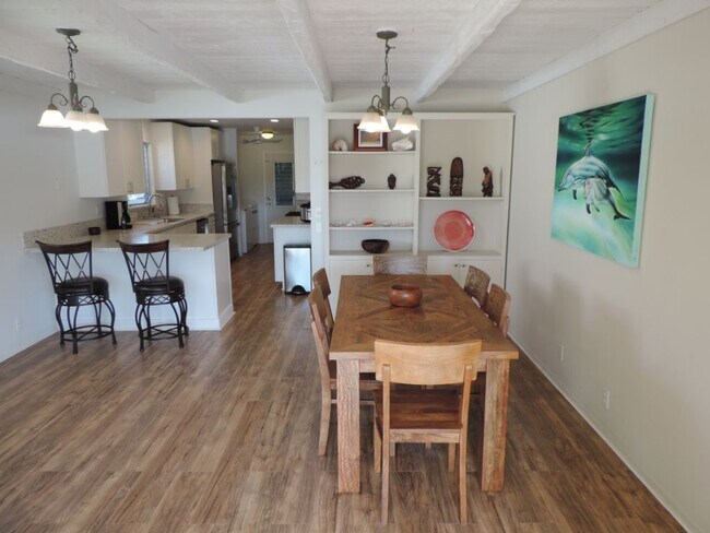 Building Photo - 553 Kumukahi Pl