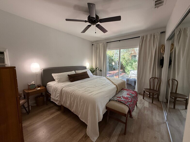 Master bedroom opens to backyard - 2343 Yosemite Dr