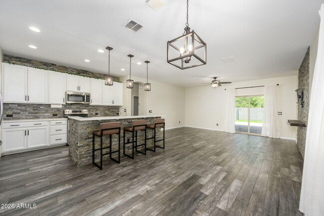 Building Photo - 538 W Gum Tree Ave