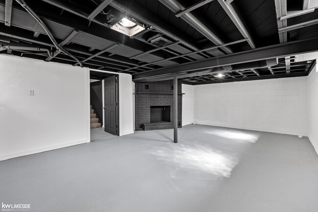 Building Photo - 21820 Drexel St