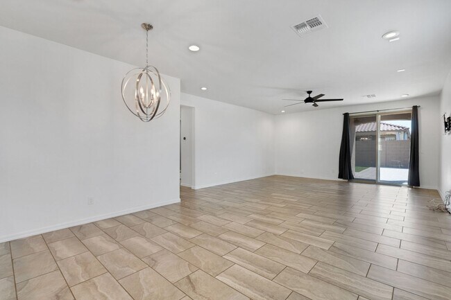 Building Photo - Immaculate & Move-In Ready – Upscale 3BR/2...