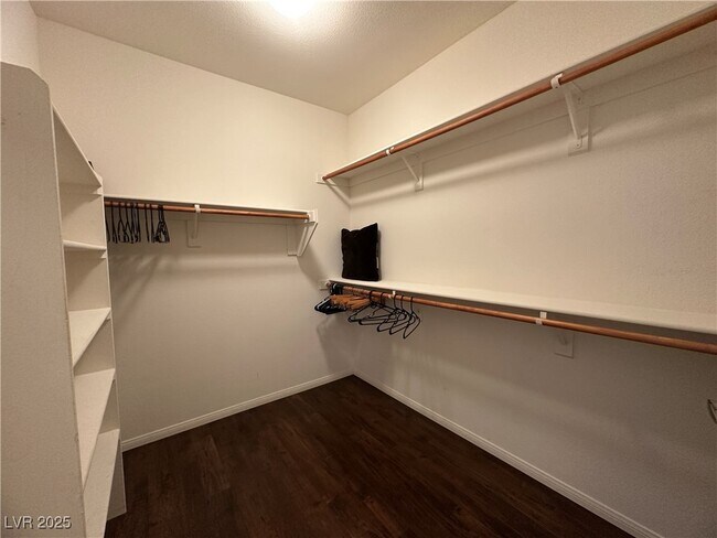 Building Photo - 860 Canterra St