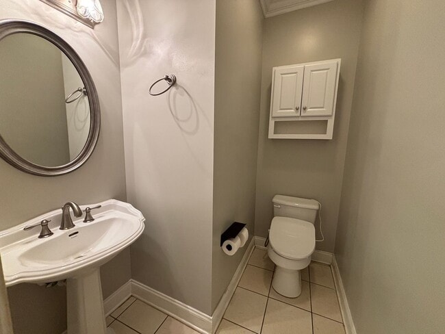 Building Photo - 522 Saint Helene Ct
