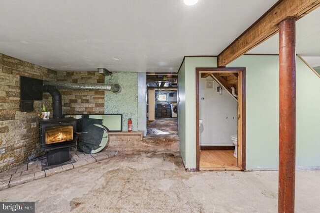 Building Photo - 939 Gravel Pike