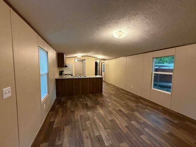 Building Photo - 1608 Golden Springs Rd