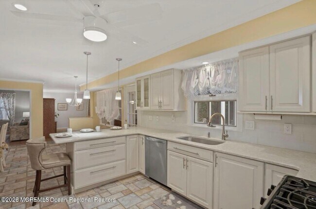 Building Photo - 5 Shepherds Way