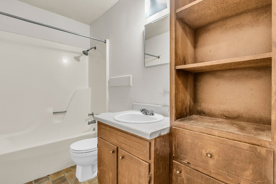 Building Photo - 928 E Broad St