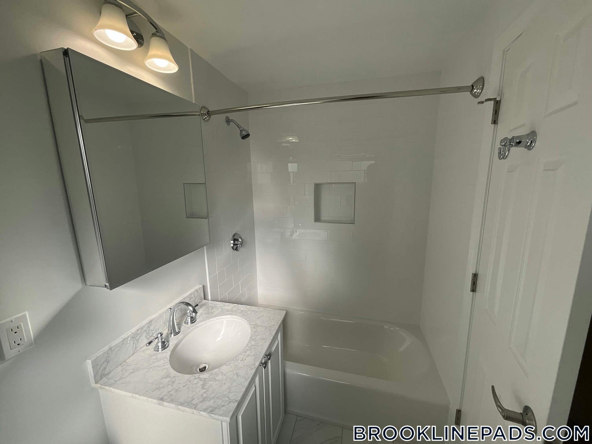 Building Photo - 94 Thornton Rd