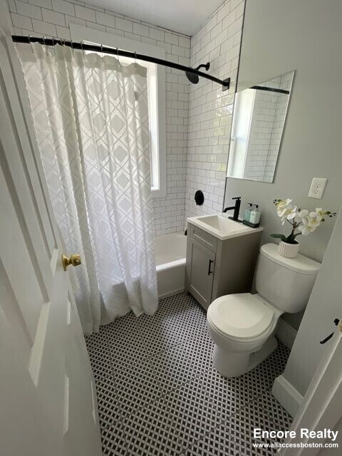 Building Photo - 233 Lafayette St