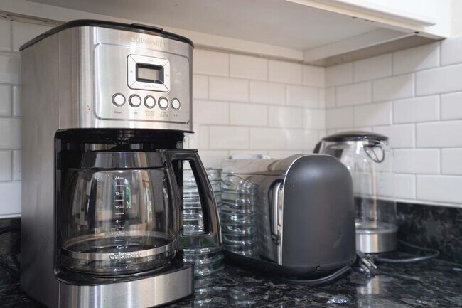 Building Photo - 1514 Bigelow Ave N